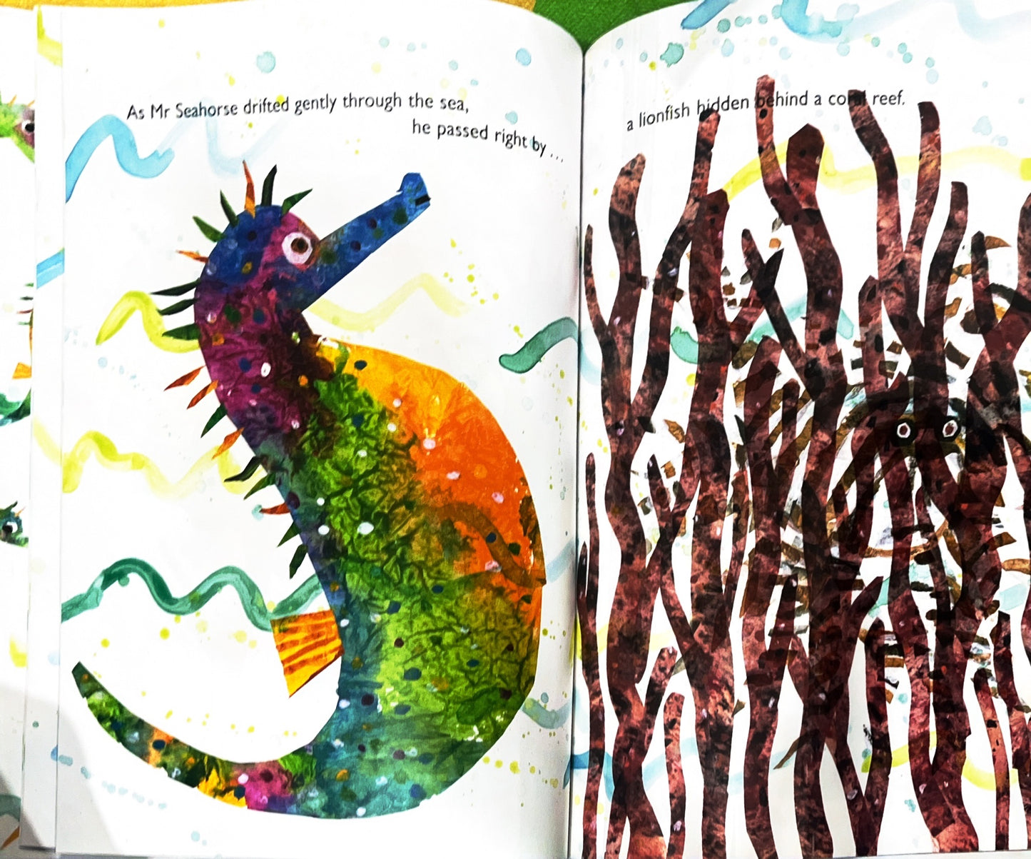Mister Seahorse (Eric Carle): Board Book