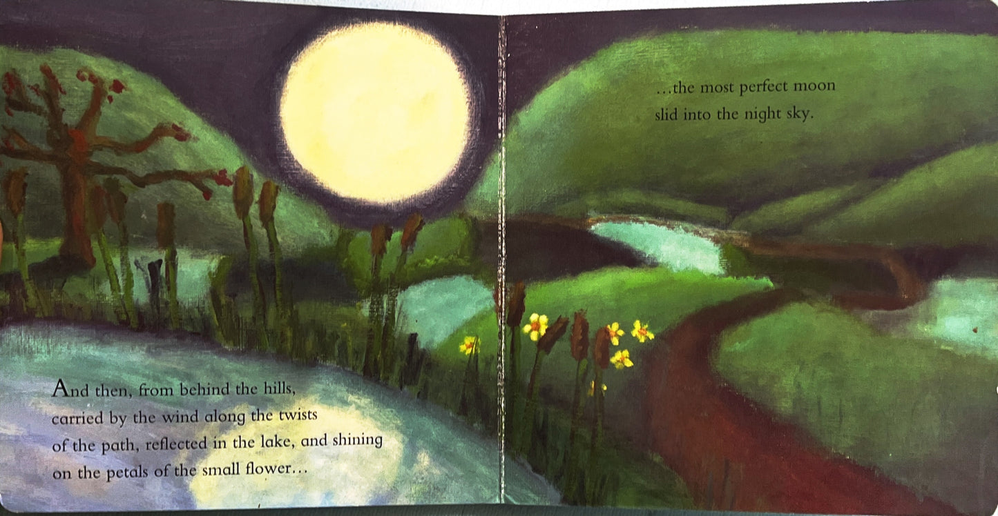 Little rabbit waits for the moon